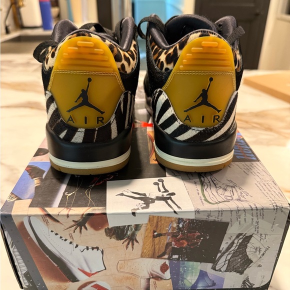 Jordan Air Retro 3 SE Animal Instinct - Picture 4 of 8